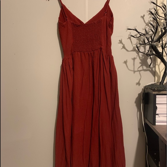 Mid-length, maroon toned, one size dress from Suzy Sheir. Stretchy fabric! - Picture 4 of 5